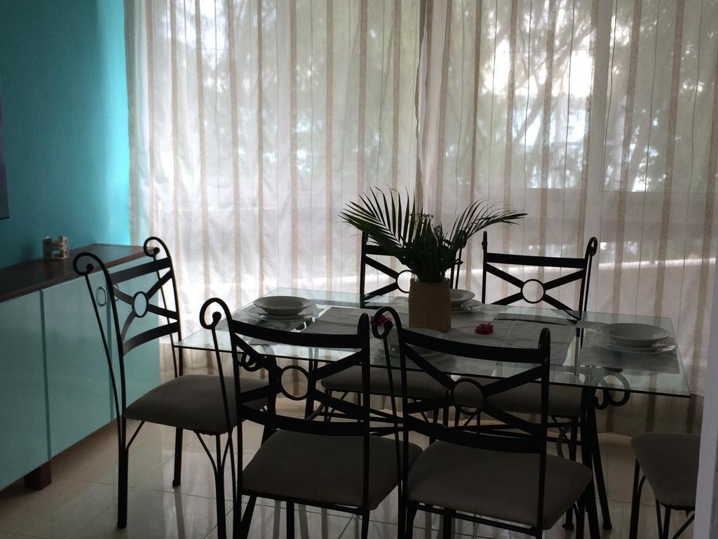 Seaview Holiday Apartments Grand Bay Luaran gambar