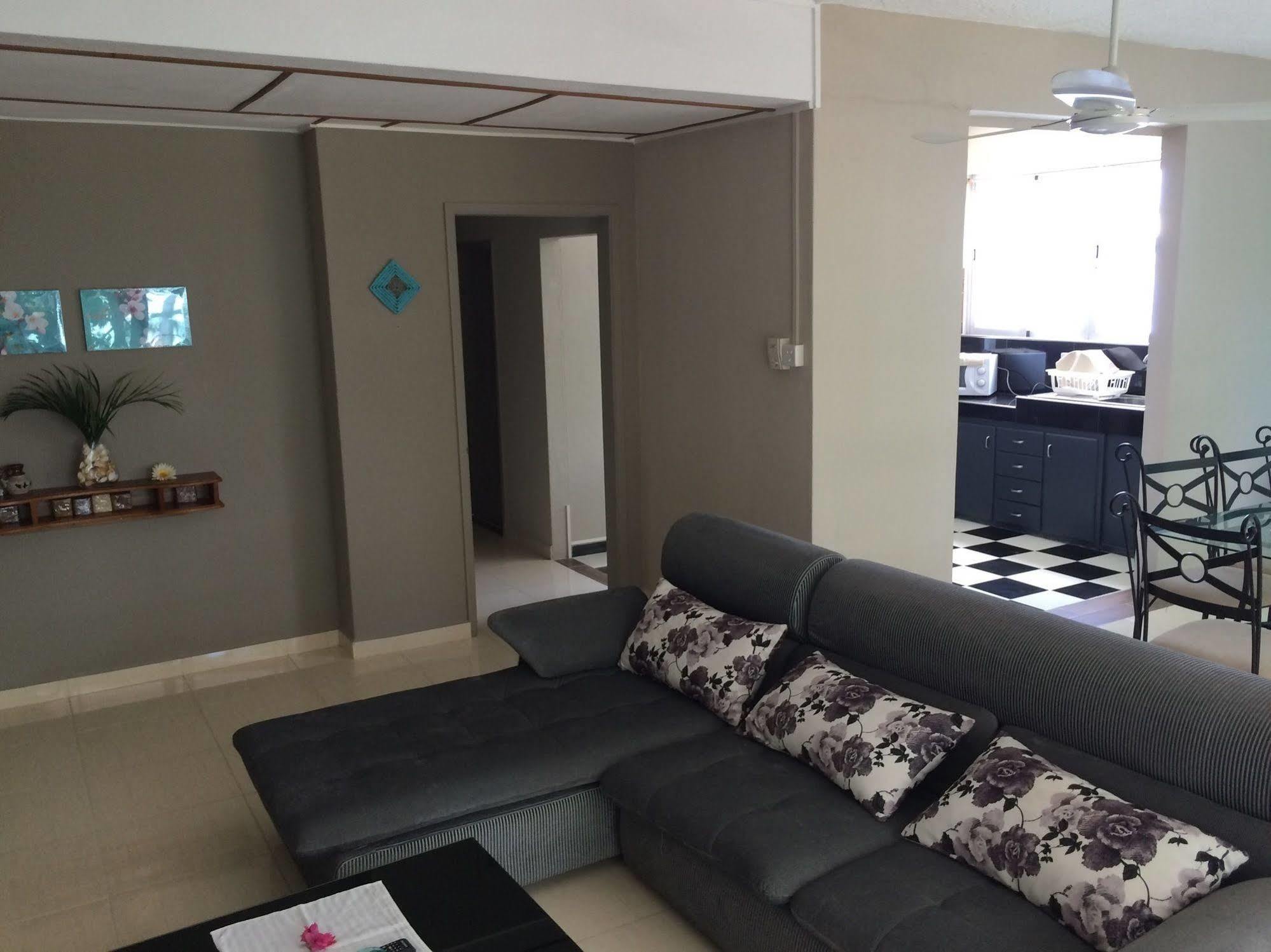 Seaview Holiday Apartments Grand Bay Luaran gambar