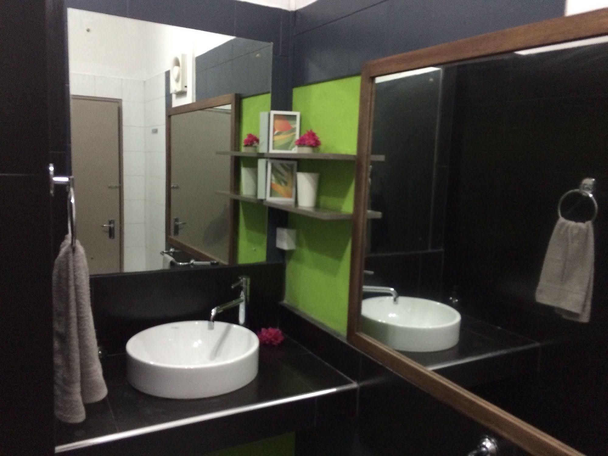 Seaview Holiday Apartments Grand Bay Luaran gambar